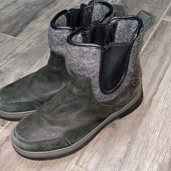 Men’s UGG winter boots size 10 check out pictures thanks main image 5